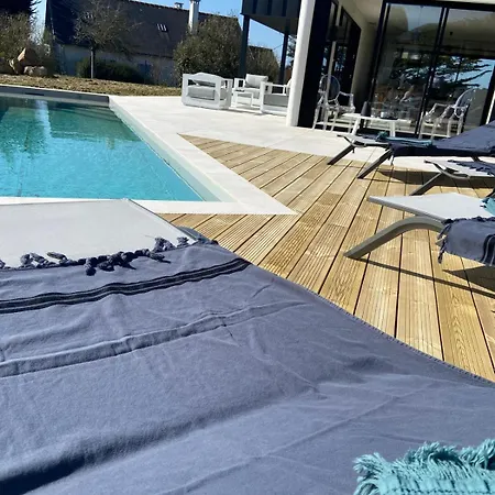 Magnifique Avec Piscine A Deux Pas Du Port *